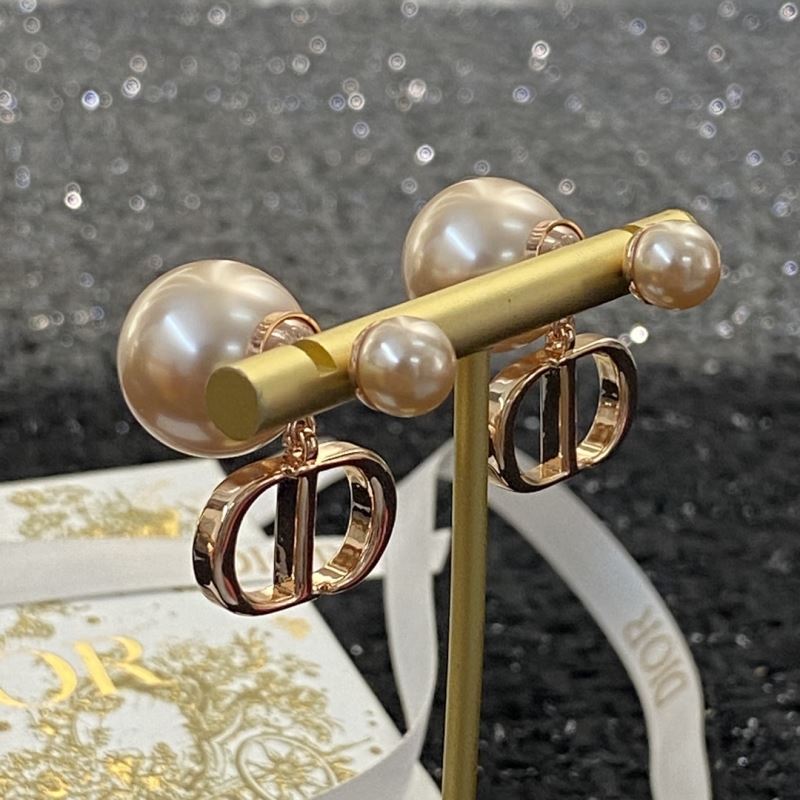 chr1st1an D10r earrings